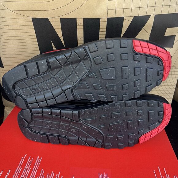 Athletic_Shoes